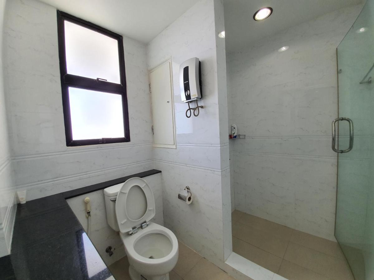 Spacious Room With Ocean & City View Патая Екстериор снимка